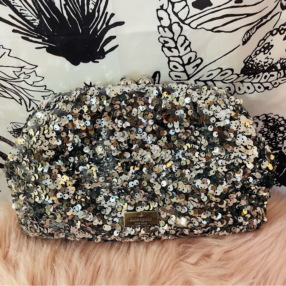 KATE SPADE SCRUNCHY SEQUIN FABRIC CONVERTIBLE CLUTCH SILVER K9355 NWT CROSSBODY